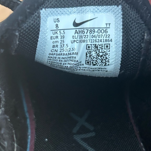 Nike AirMax 270 women’s 8 in Black - Picture 2 of 6